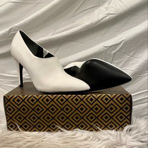 Charles David Oxy White 7 7.5 women's shoe Brand New BOOTY
